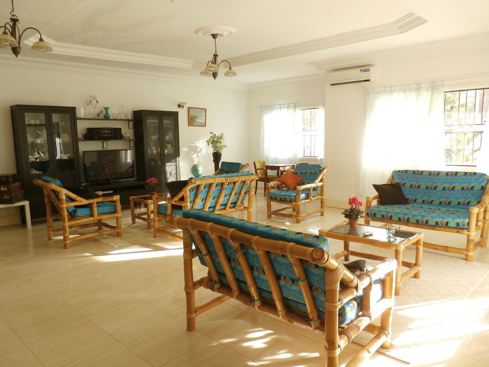 B & B Villa Calliandra Bijilo Bagian luar foto