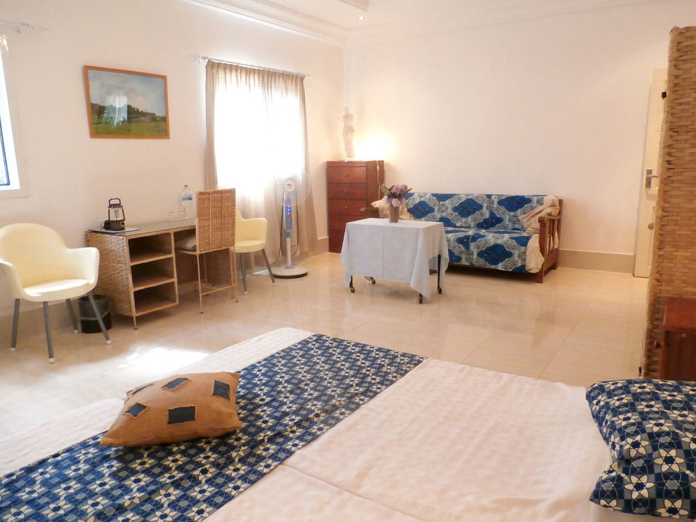 B & B Villa Calliandra Bijilo Bagian luar foto