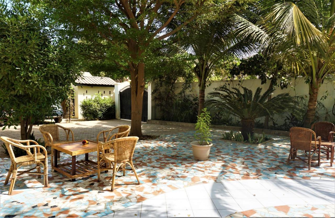 B & B Villa Calliandra Bijilo Bagian luar foto