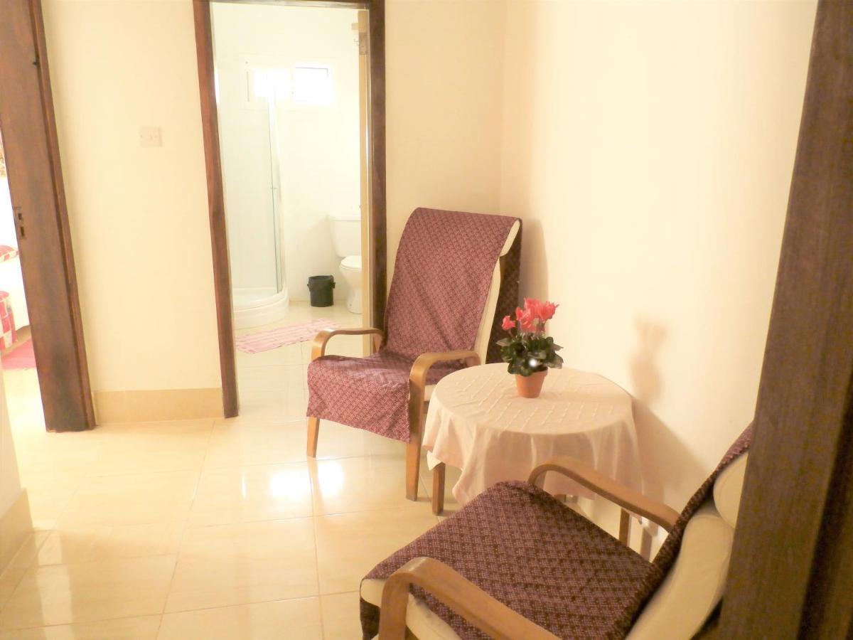 B & B Villa Calliandra Bijilo Bagian luar foto