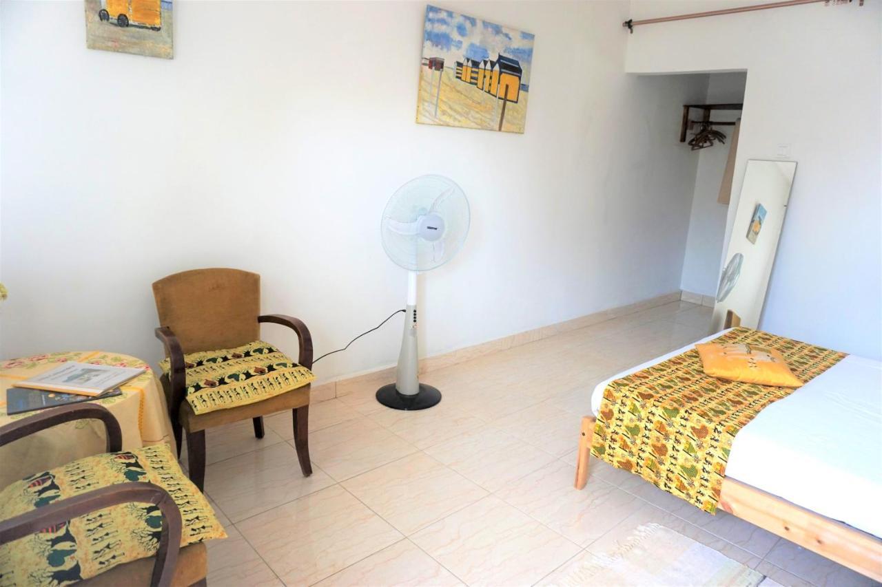 B & B Villa Calliandra Bijilo Bagian luar foto