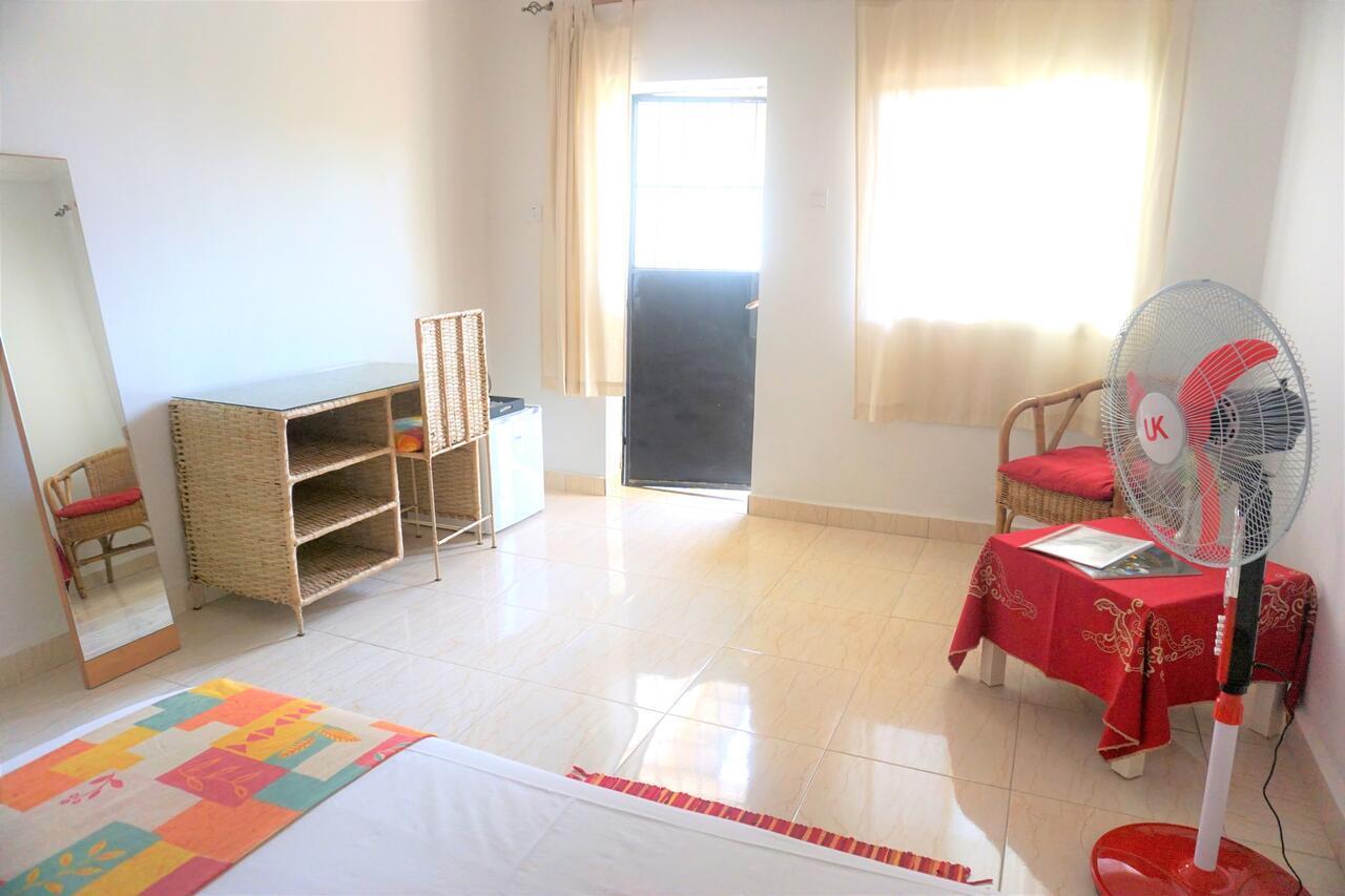 B & B Villa Calliandra Bijilo Bagian luar foto