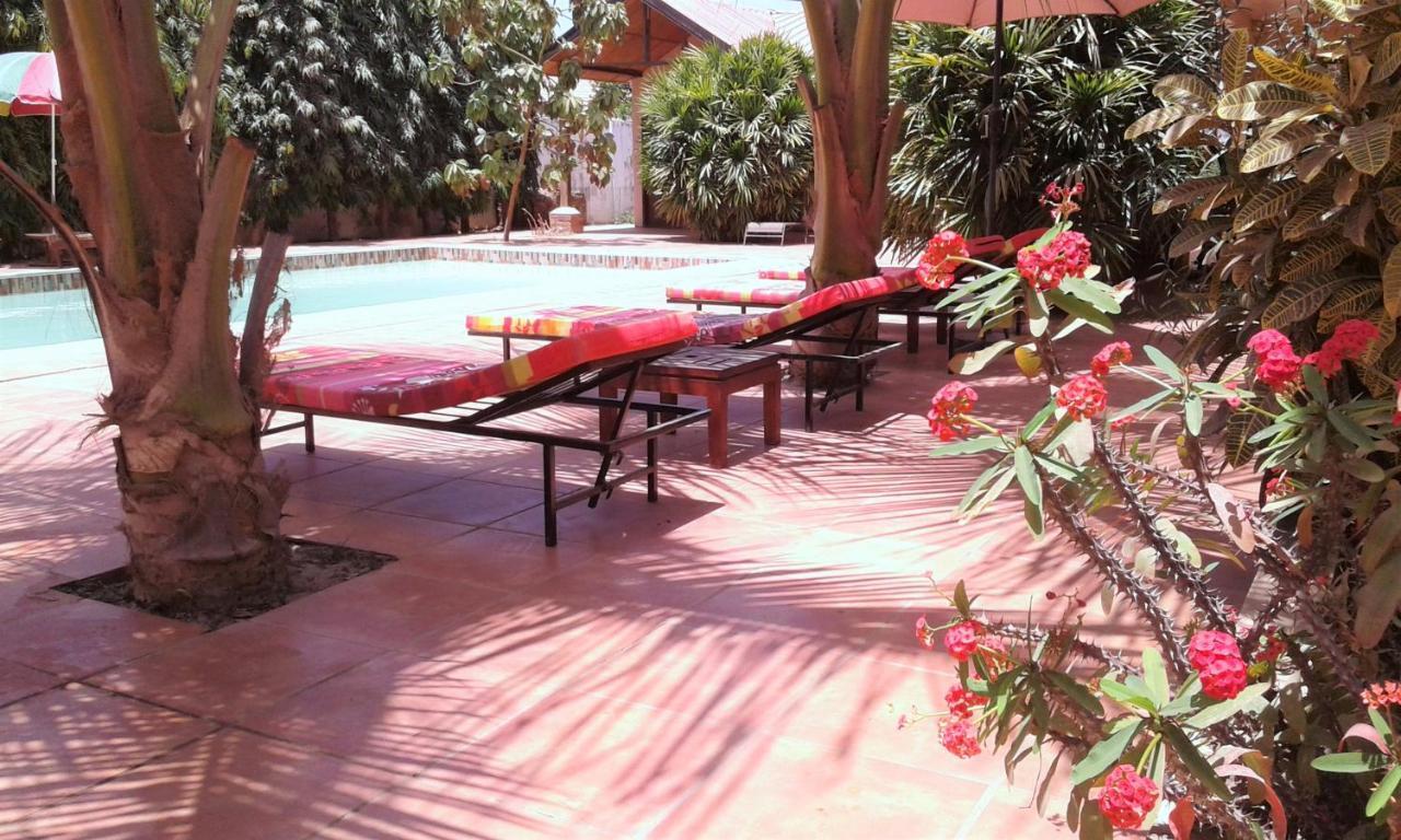 B & B Villa Calliandra Bijilo Bagian luar foto